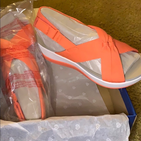 clarks cloudsteppers orange